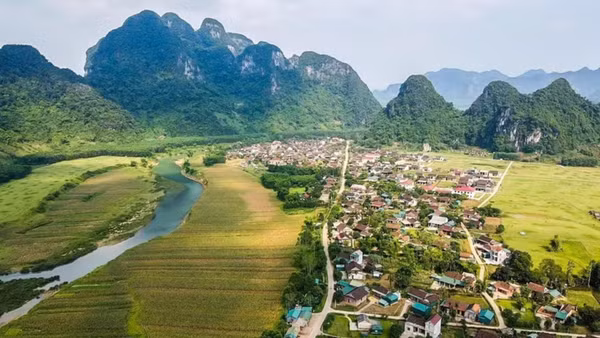 Mô hình du lịch thích ứng thời tiết tại Tân Hóa, Quảng Trị là thí dụ tiêu biểu cho việc phát triển du lịch gắn với nâng cao khả năng chống chịu trước các thách thức môi trường. (Ảnh: TTXVN)
