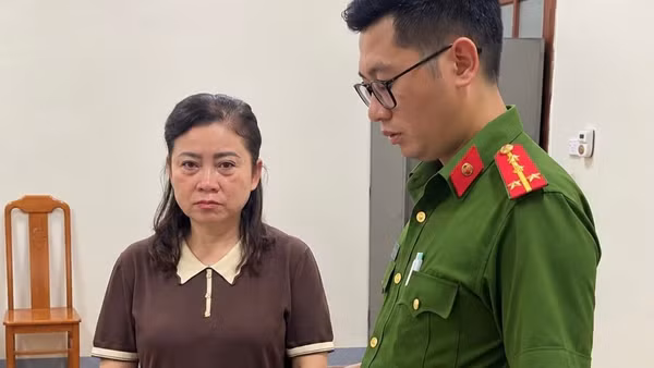 Cơ quan Cảnh sát điều tra Công an tỉnh Lạng Sơn ra Quyết định khởi tố bị can, Lệnh bắt bị can để tạm giam đối với Lộc Thị Hồng về tội Nhận hối lộ. (Ảnh: CÔNG AN LẠNG SƠN)