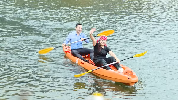 Khám phá dòng Nặm Chang bằng thuyền kayak