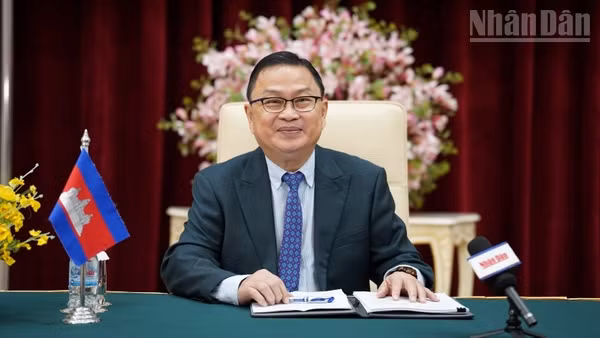Tiến sĩ So Naro, Bộ trưởng bên cạnh Thủ tướng Campuchia phụ trách các vấn đề liên quan ASEAN. (Ảnh: ĐINH TRƯỜNG)