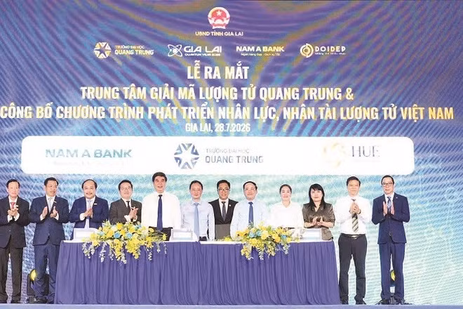 Trường đại học Quang Trung ký hợp tác trong lĩnh vực lượng tử cùng các đối tác trong nước và quốc tế.