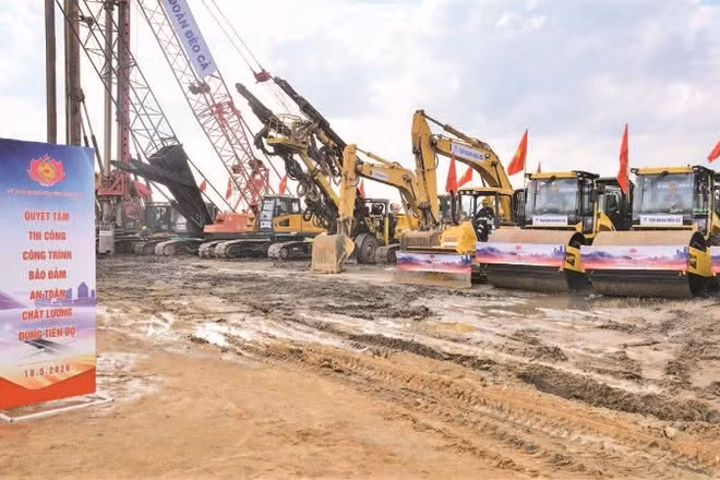 Dự án đầu tư xây dựng đường bộ cao tốc Vinh-Thanh Thủy được khởi công từ ngày 18/5/2026.