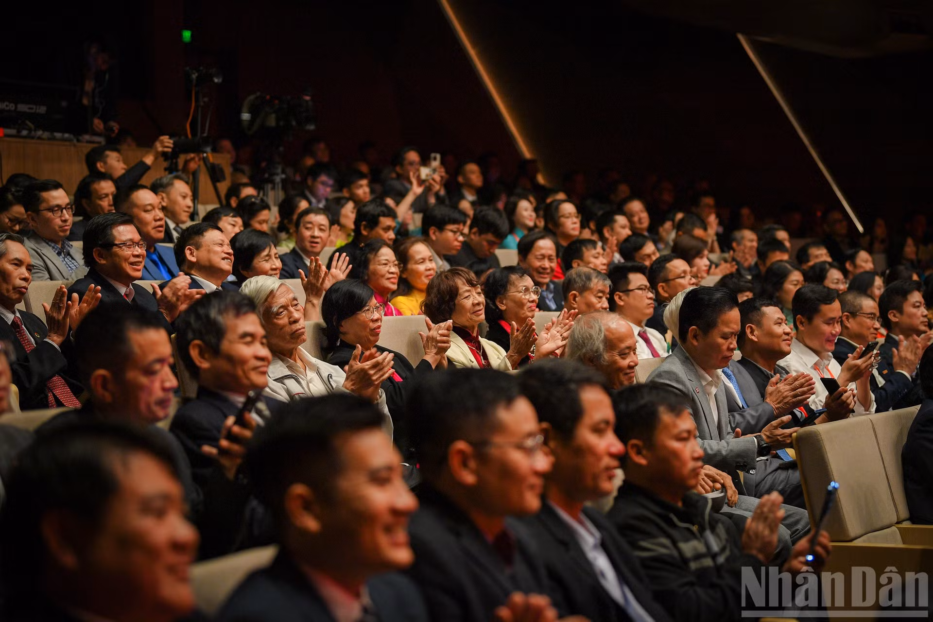 ndo_br_cb-75-nam-9.jpg