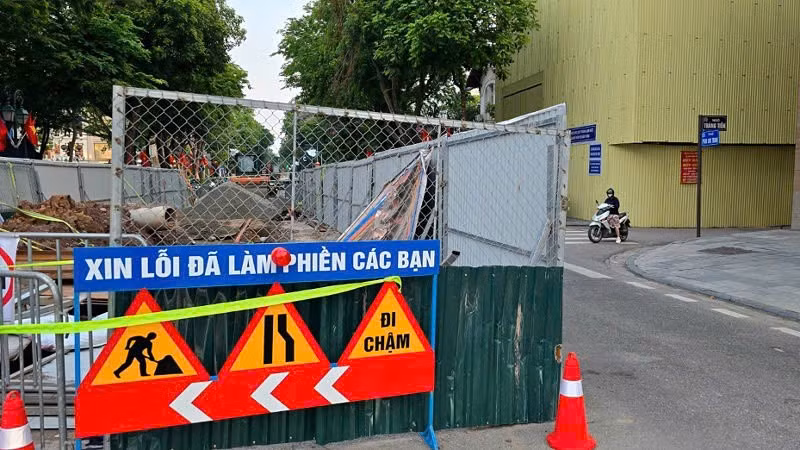 Hà Nội sẽ điều chỉnh bổ sung phân luồng tổ chức giao thông ở một số tuyến phố nội đô để phục vụ thi công.