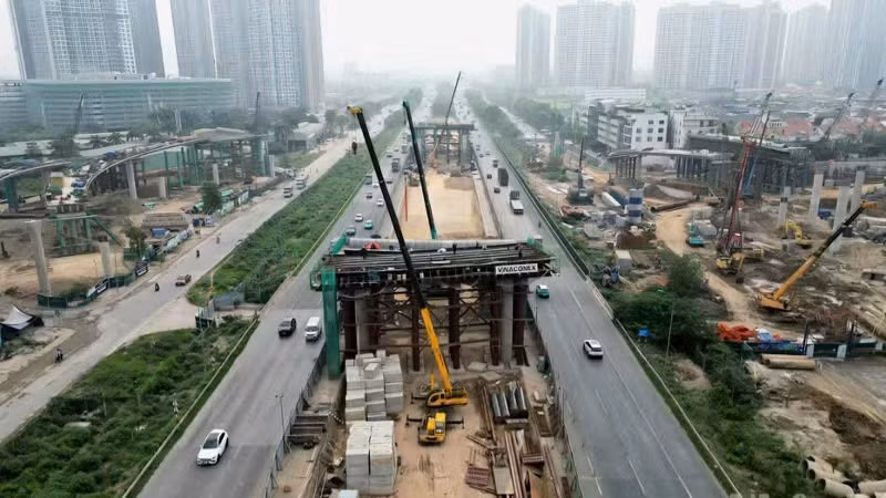  Đại lộ Thăng Long hiện là trục giao thông huyết mạch kết nối trung tâm Hà Nội với khu vực phía tây và các đô thị vệ tinh như Hòa Lạc, Hoài Đức. (Ảnh: THÙY LINH)
