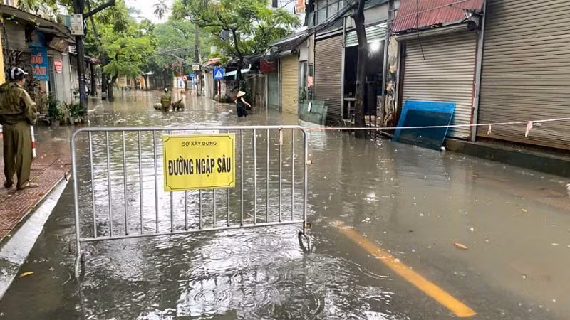 Trên địa bàn thành phố Hà Nội vẫn còn 22 điểm ngập nước.