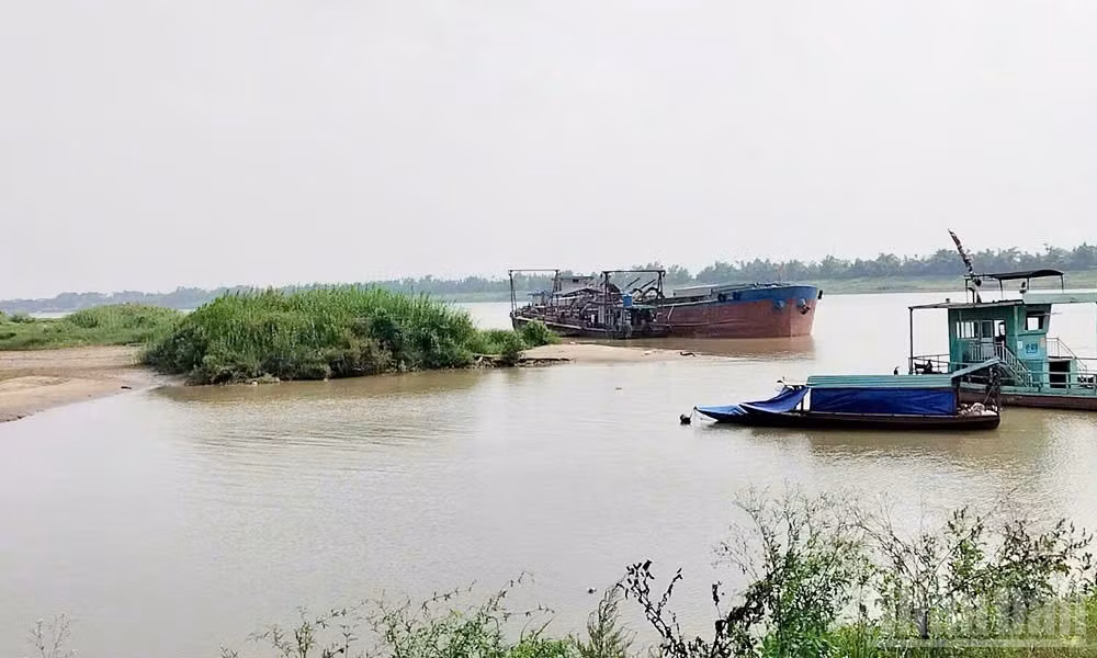 Hà Nội thông báo hạn chế giao thông đường thủy nội địa trên tuyến sông Đuống. (Ảnh: ĐN)