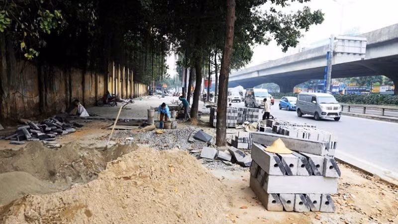 Hà Nội tạm dừng thi công đào đường, vỉa hè trên địa bàn từ ngày 11/8 đến hết ngày 5/9. (Ảnh: TUẤN ANH)