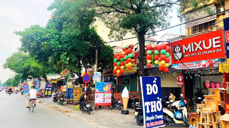 Thí điểm điều chỉnh tổ chức giao thông trên tuyến đường Phan Trọng Tuệ. (Ảnh: HOÀNG HÀ)