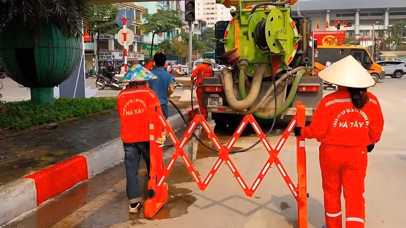 Tổng vệ sinh, chỉnh trang hạ tầng giao thông, tạo diện mạo sáng-xanh-sạch-đẹp cho Thủ đô trong thời gian diễn ra bầu cử.