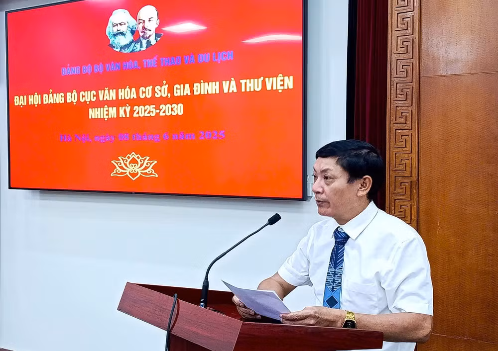 Phó Cục trưởng Cục Văn hóa cơ sở, Gia đình và Thư viện Khuất Văn Quý.