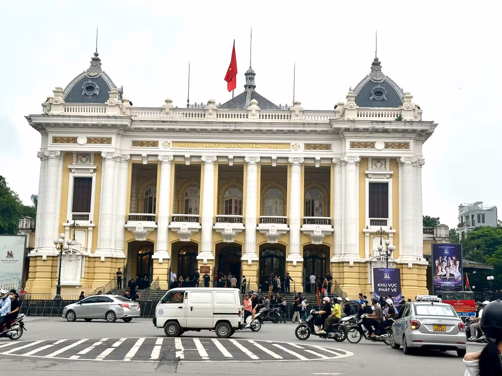 Nhà hát Lớn một trong những điểm du lịch của Hà Nội.