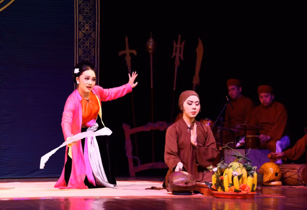 Tiết mục đặc sắc "Thị Màu lên chùa" của Nhà hát Chèo Việt Nam.