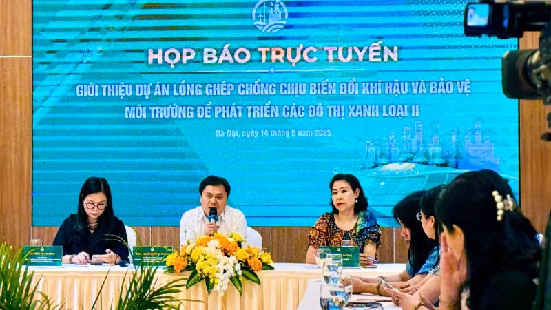 Quang cảnh buổi họp báo.