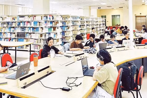 Trung tâm học liệu Đại học Huế.