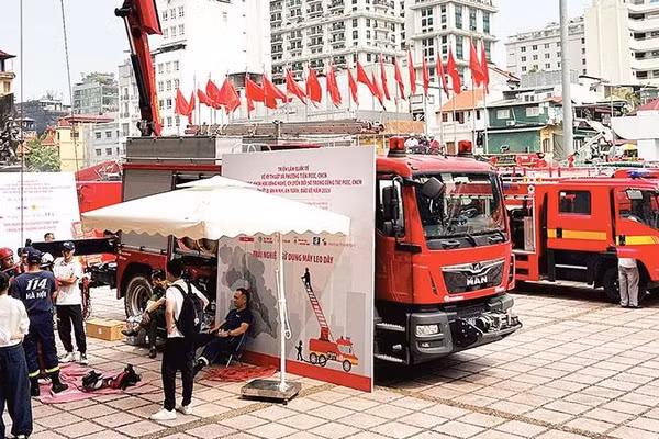 Các thiết bị hiện đại trưng bày tại triển lãm.
