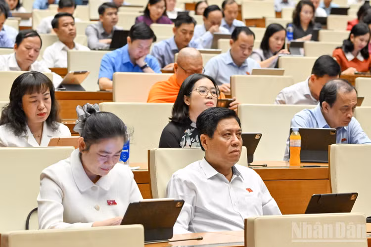 Quốc hội làm việc tại hội trường. (Ảnh: THỦY NGUYÊN)