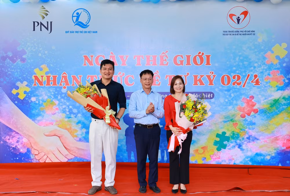 quy-bao-tro-tre-em-vietnam-trao-qua-cho-tre-em-tu-ky-tp-ho-chi-minh-1.jpg