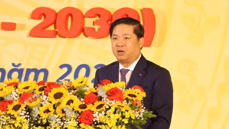 luong-nguyen-minh-triet.jpg
