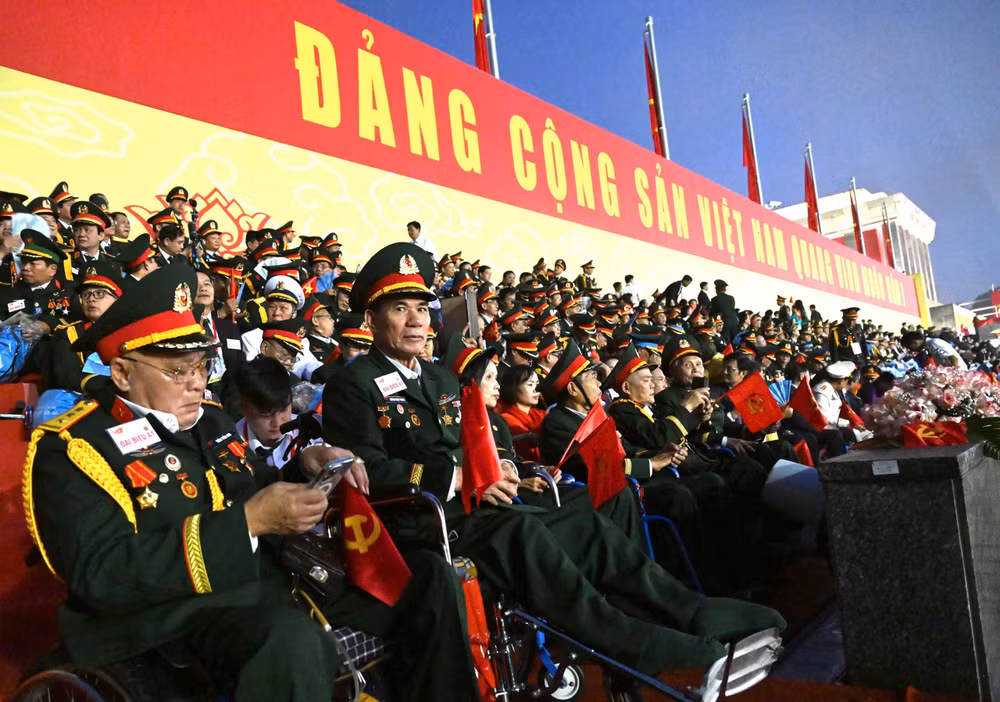 cuu-chien-binh-o-quang-truong-ba-dinh.jpg