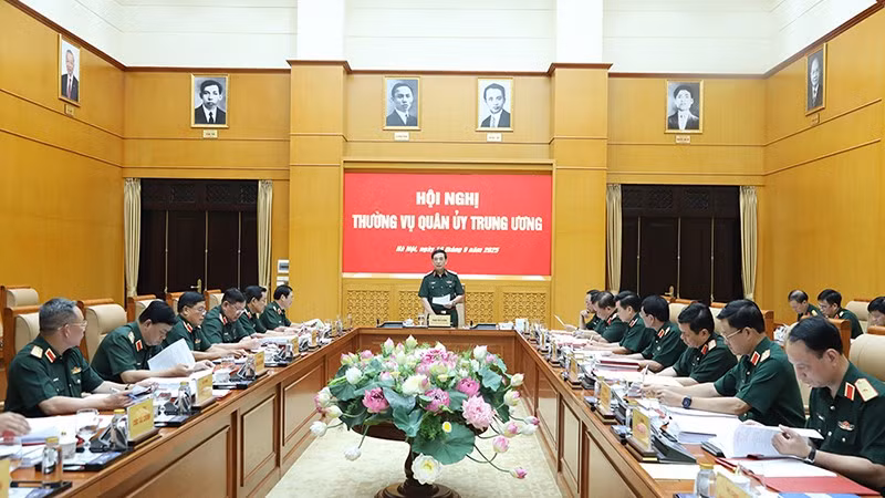 Đại tướng Phan Văn Giang chủ trì Hội nghị Thường vụ Quân ủy Trung ương nhằm rà soát công tác chuẩn bị Đại hội Đảng bộ Quân đội lần thứ XII, nhiệm kỳ 2025-2030. (Ảnh Mod)