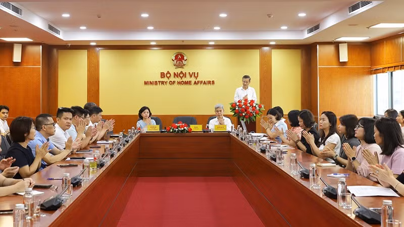 Quang cảnh lễ khai mạc tại điểm cầu Bộ Nội vụ. (Ảnh Moha)