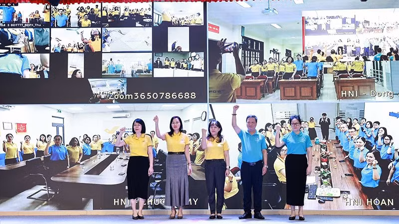 hanoi-ra-quan-van-dong-bao-hiem-xa-hoi-tu-nguyen-thang-11-2025-1.jpg