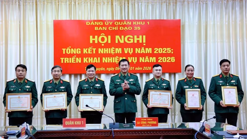 12-4657.jpg