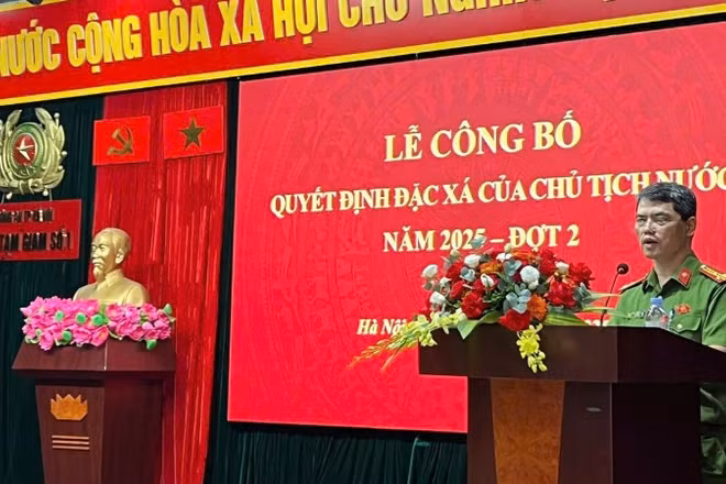 Công an Thành phố Hà Nội công bố Quyết định đặc xá.