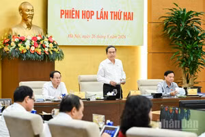 Chủ tịch Quốc hội Trần Thanh Mẫn, Trưởng Ban Chỉ đạo Tổng rà soát hệ thống văn bản quy phạm pháp luật chủ trì phiên họp. (Ảnh: DUY LINH)