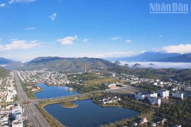 Lai Châu đang bước vào một chặng đường phát triển mới với khí thế và quyết tâm mới. (Trong ảnh: Trung tâm tỉnh lỵ Lai Châu)