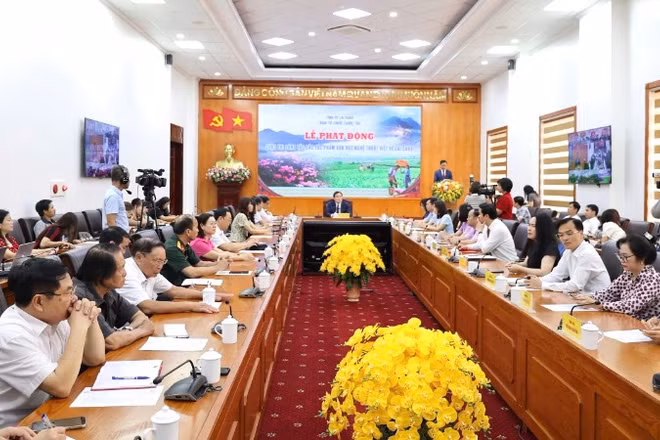 Ban tổ chức phát động cuộc thi sáng tác, quảng bá tác phẩm văn học, nghệ thuật viết về Lai Châu.