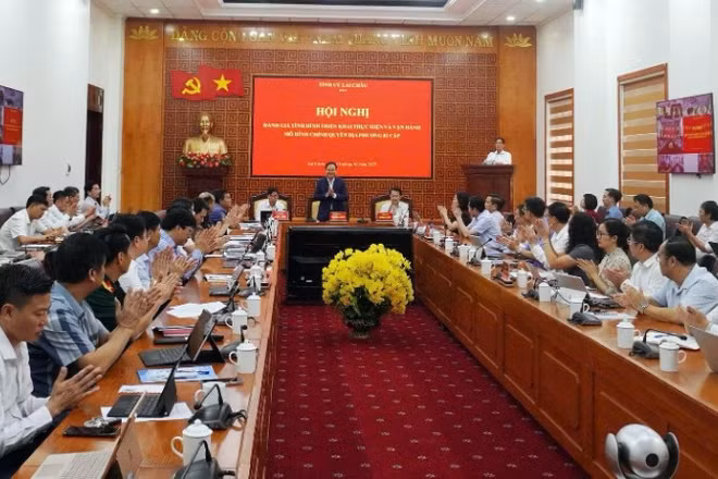 Tỉnh uỷ Lai Châu đánh giá lại tình hình triển khai chính quyền địa phương 2 cấp sau hơn 3 tháng hoạt động. 