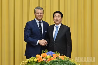 Chủ tịch nước Lương Cường và Bộ trưởng Chiến tranh Hoa Kỳ Pete Hegseth.