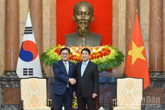 Chủ tịch nước Lương Cường và Chủ tịch Quốc hội Hàn Quốc Woo Won Shik.