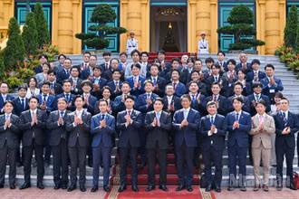 Chủ tịch nước Lương Cường và các đại biểu tại cuộc tiếp.