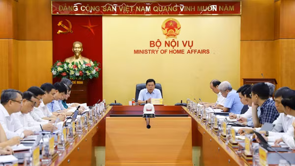 Bộ trưởng Nội vụ Nguyễn Tiến Hải chủ trì hội nghị. (Ảnh Moha)