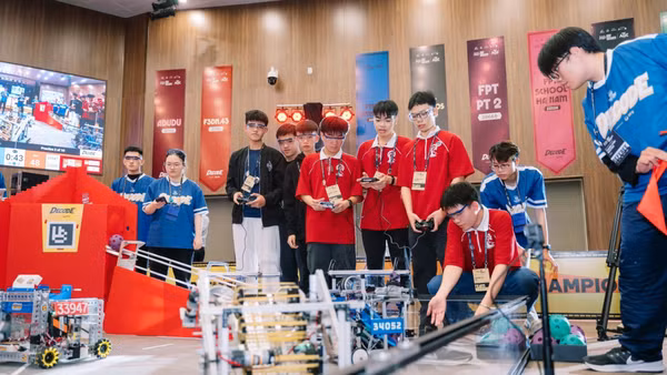 Các đội tham gia thi đấu FTC mùa giải 2025-2026. (Ảnh: FPTU)