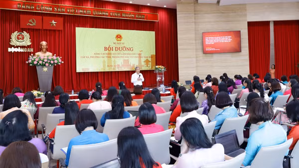 Quang cảnh Lớp bồi dưỡng nâng cao năng lực nữ lãnh đạo, quản lý cấp xã, phường các tỉnh, thành phố khu vực phía bắc năm 2026. (Ảnh Moha) 