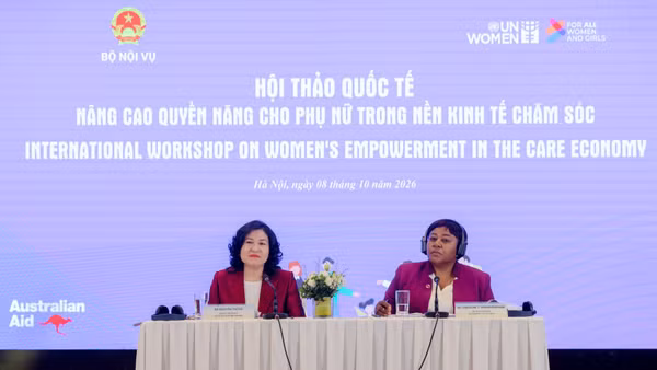 Thứ trưởng Nội vụ Nguyễn Thị Hà và Trưởng đại diện UN Women tại Việt Nam Caroline Nyamayemombe tại hội thảo. (Ảnh: BTC)