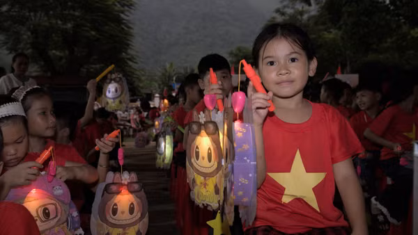 Niềm vui của các em nhỏ dự chương trình “Vui Trung thu” năm 2026 tại Trường tiểu học Văn Miếu - Phân hiệu Tân Minh. (Ảnh NFVC)