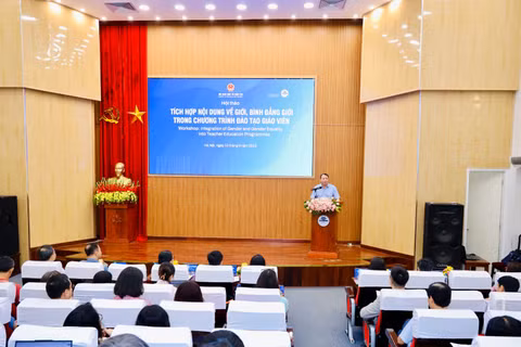 Quang cảnh hội thảo. (Ảnh VĂN MẠNH)