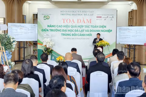 Quang cảnh tọa đàm. (Ảnh: BẢO VĂN)