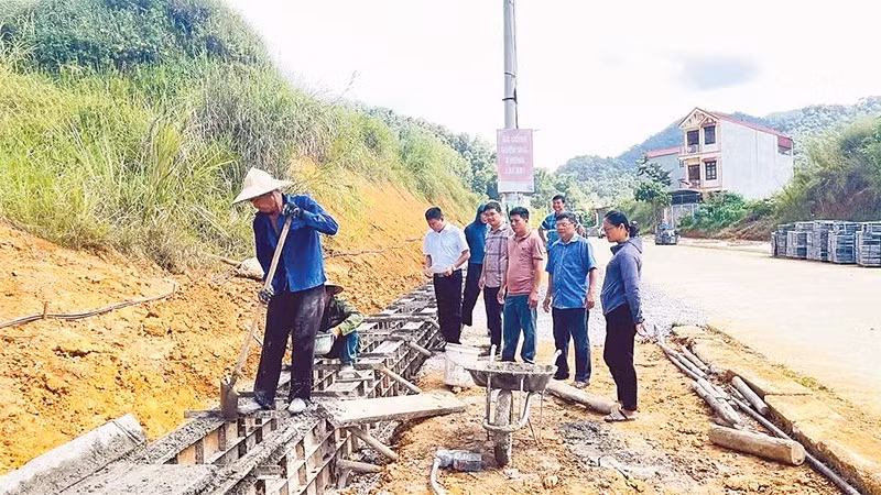 Ban Thanh tra nhân dân phát huy hiệu quả trong giám sát thi công các công trình dân sinh. 