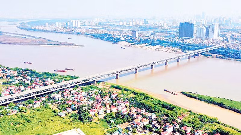 Sông Hồng là không gian phát triển có ý nghĩa quan trọng đối với Thủ đô. (Ảnh HẢI LINH)