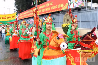[Ảnh] Độc đáo diễu hành trẩy hội chùa Ông ở Đồng Nai