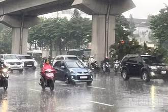 Dự báo khu vực Hà Nội có mưa rào và rải rác dông. (Ảnh minh họa: Đ.T)