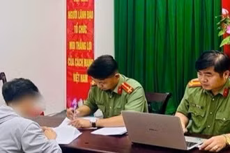 Lực lượng Phòng An ninh Chính trị nội bộ Công an tỉnh Đồng Nai làm việc với ông L.V.T.