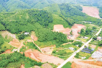 Khu tái định cư Làng Chưng, xã Bảo Thắng đang được triển khai thi công.