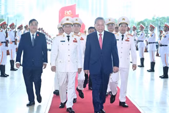 Tổng Bí thư Tô Lâm đến dự Lễ kỷ niệm 80 năm Ngày truyền thống Công an nhân dân Việt Nam (19/8/1945-19/8/2025), 20 năm Ngày hội toàn dân bảo vệ an ninh Tổ quốc (19/8/2005-19/8/2025) và trao tặng Huân chương Sao Vàng lần thứ 5. (Ảnh ĐĂNG KHOA)